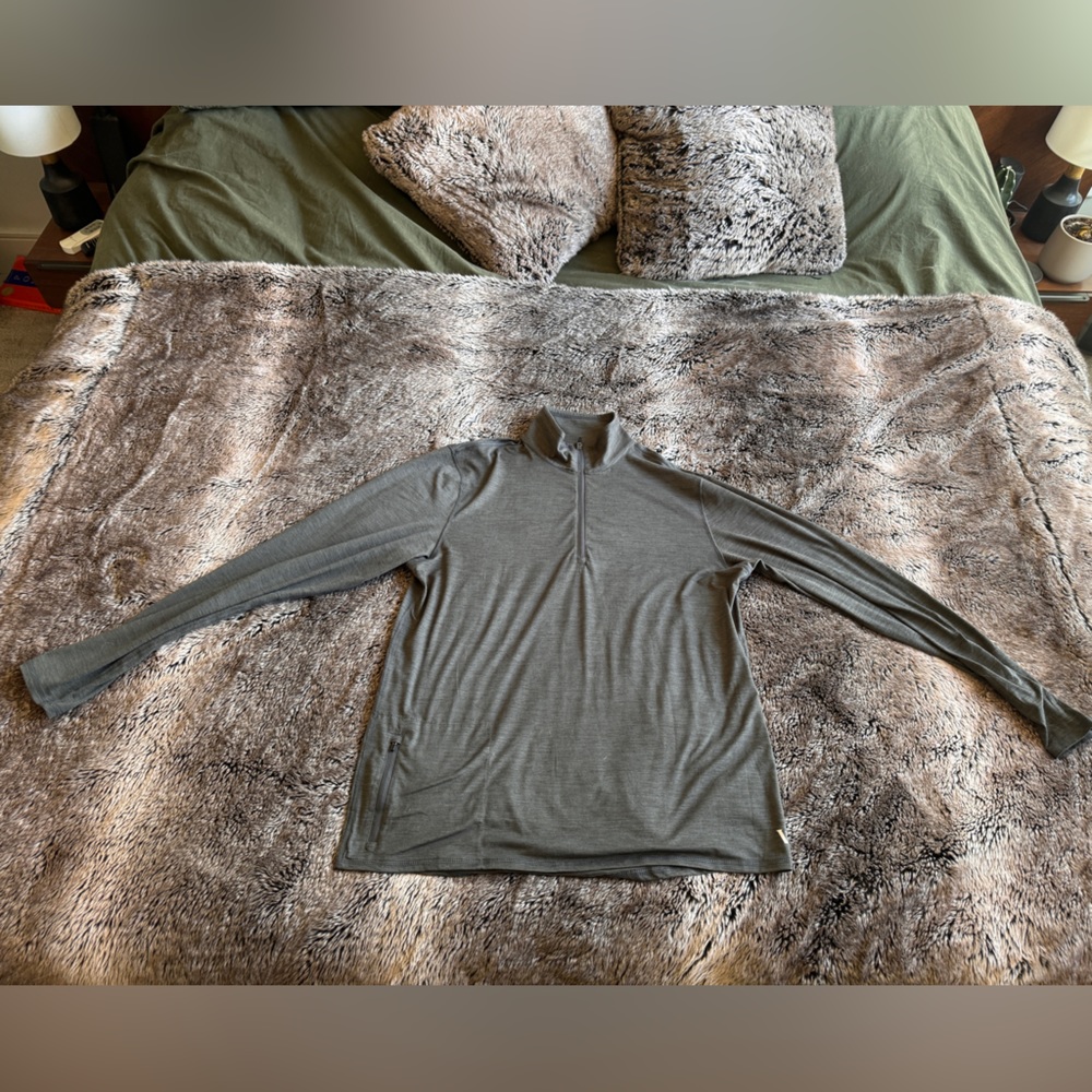 Vuori Ease Performance Half Zip - size Large
